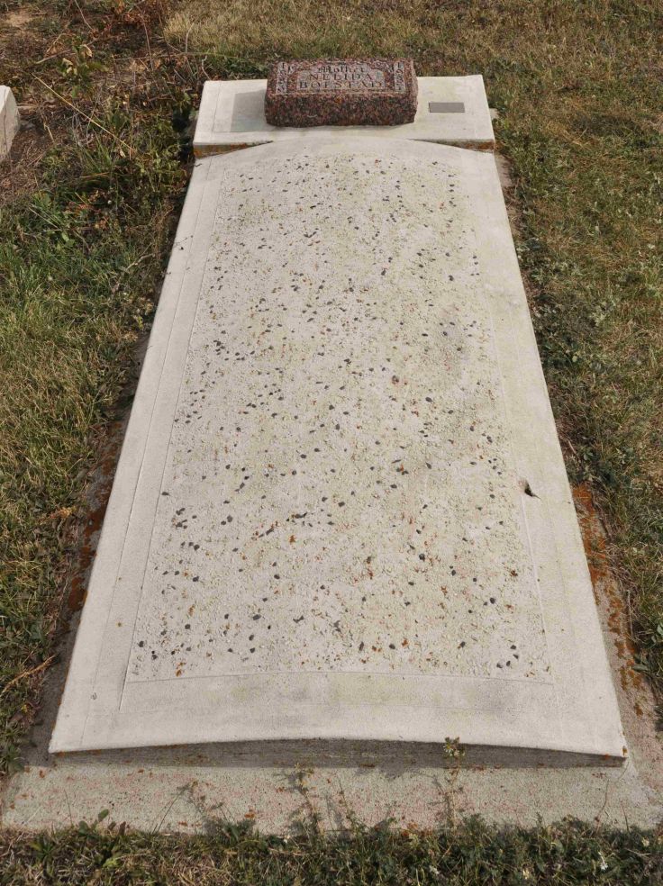  Nelida Brooks Bolstad Image of Full Grave Site 